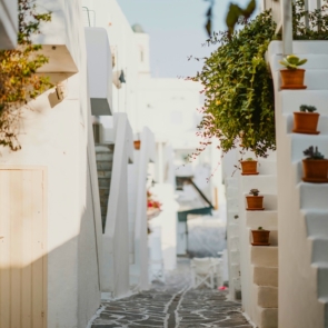 Πάρος και Μήλος οι νέες &#8220;αγαπημένες&#8221; των επενδυτών σε τουριστικά projects