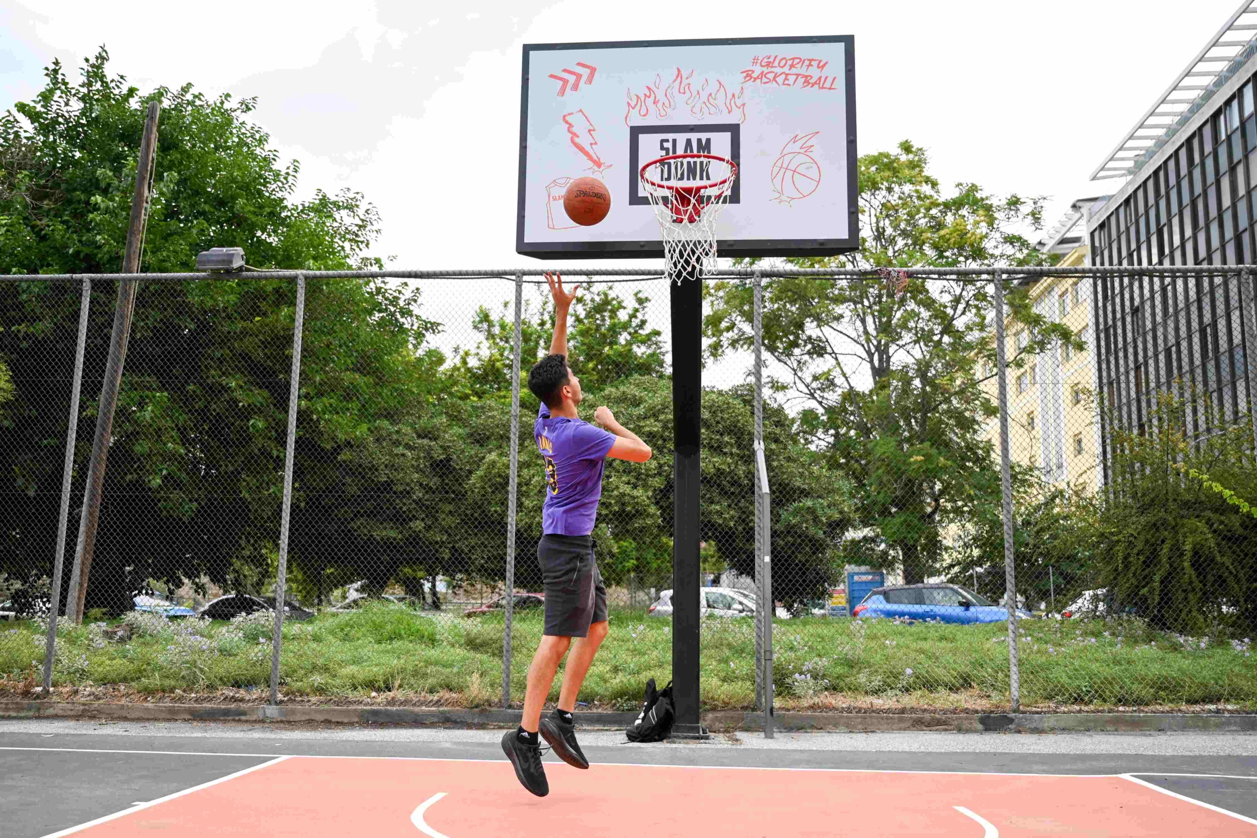 To SLAMDUNK ανακαινίζει γήπεδο μπάσκετ στη Θεσσαλονίκη