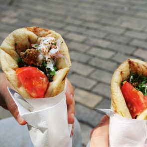 Η άνοδος του street food και η πρόκληση για την παραδοσιακή εστίαση