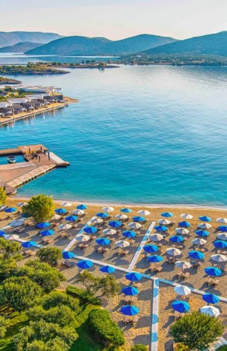 Πώς τρεις εμβληματικές επενδύσεις ανέβασαν τον πήχη της ελληνικής φιλοξενίας