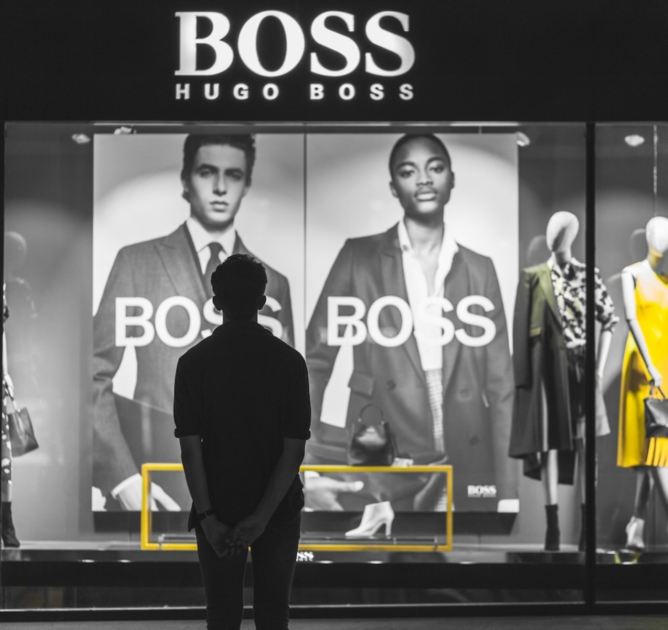 Hugo Boss Ελλάς: Αύξηση πωλήσεων το 2024, αλλά με κάμψη στην κερδοφορία