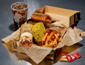 TACO BELL &#8211; ΕΓΚΑΙΝΙΑΖΕΙ ΤΟ ΠΡΩΤΟ ΚΑΤΑΣΤΗΜΑ ΣΤΟ ΧΑΛΑΝΔΡΙ