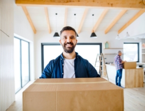 Καθυστέρηση ανεξαρτητοποίησης και υψηλό κόστος στέγασης για τους νέους Έλληνες