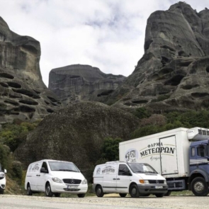 Από τις στάνες στα ράφια: Πώς η Μαρία Μπακάλη κράτησε ζωντανή τη γεύση των Μετεώρων