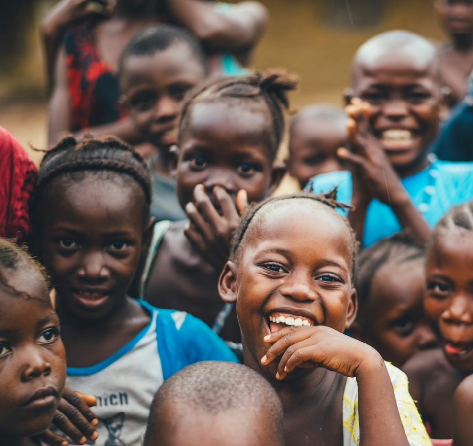 Αφρική: γιατί όλοι οι κολοσσοί επενδύουν στην πιο νεανική ήπειρο