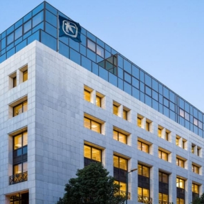 Alpha Bank: Το «πράσινο» ομόλογο, η αναβάθμιση της Moody’s και η στρατηγική συνεργασία με την  UniCredit
