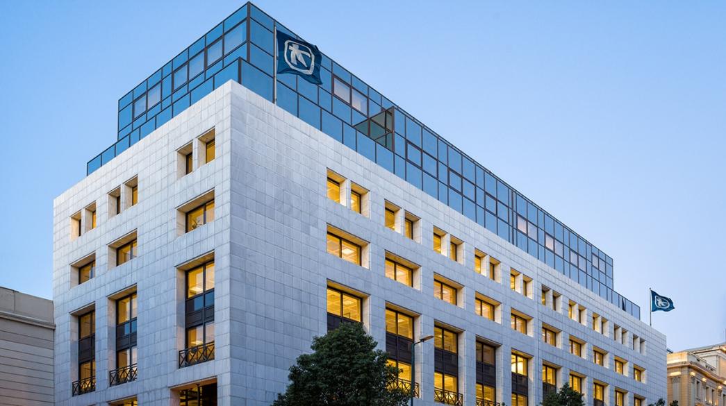 Alpha Bank: Το «πράσινο» ομόλογο, η αναβάθμιση της Moody’s και η στρατηγική συνεργασία με την  UniCredit
