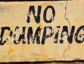 Cancel culture στη μόδα: όταν η πολυτέλεια περνά από το δικαστήριο της κοινωνίας