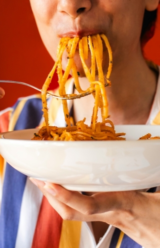 Πώς τα υπερεπεξεργασμένα τρόφιμα αλλάζουν τη δομή του ανθρώπινου προσώπου