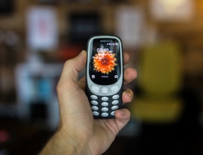 Η κόπωση από τα smartphones γεννά μια νέα αγορά απλών συσκευών