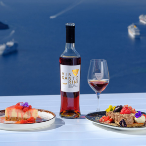 Santo Wines: Ο διεθνής πρεσβευτής της σαντορινιάς γης με διαδρομή από το 1911