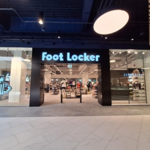 Ο όμιλος Fourlis επεκτείνει το δίκτυο της Foot Locker στην Ελλάδα και τη Ρουμανία