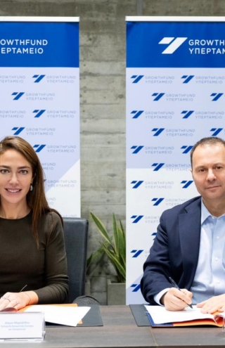 Η Υπουργός Κοινωνικής Συνοχής και Οικογένειας Δόμνα Μιχαηλίδου και ο Αναπληρωτής Διευθύνων Σύμβουλος του Υπερταμείου Παναγιώτης Σταμπουλίδης υπέγραψαν σύμβαση για την Κοινωνική Αντιπαροχή