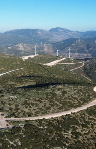 Όμιλος ΔΕΗ: Ολοκλήρωση κατασκευής αιολικού πάρκου 36 MW στη Φωκίδα