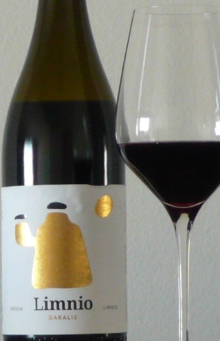 Οινοποιείο Γκαράλη: Η ιστορία μιας οικογένειας που γράφει τη δική της πορεία στο κρασί της Λήμνου