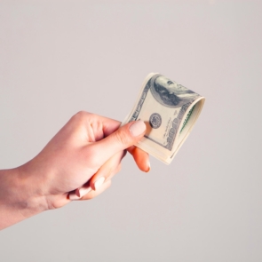 Η παγκόσμια εξάπλωση των ψηφιακών πορτοφολιών μεταμορφώνει τις συναλλαγές και την καθημερινότητα