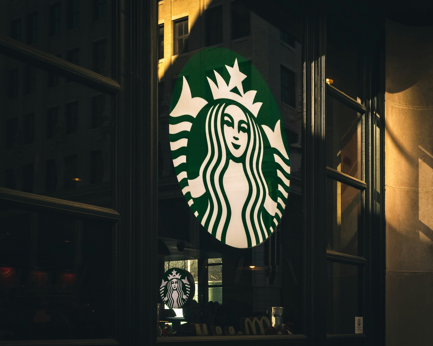 Starbucks: Τι πρέπει να κάνει ο όμιλος Alshaya για να κερδίσει την παλιά αίγλη του brand
