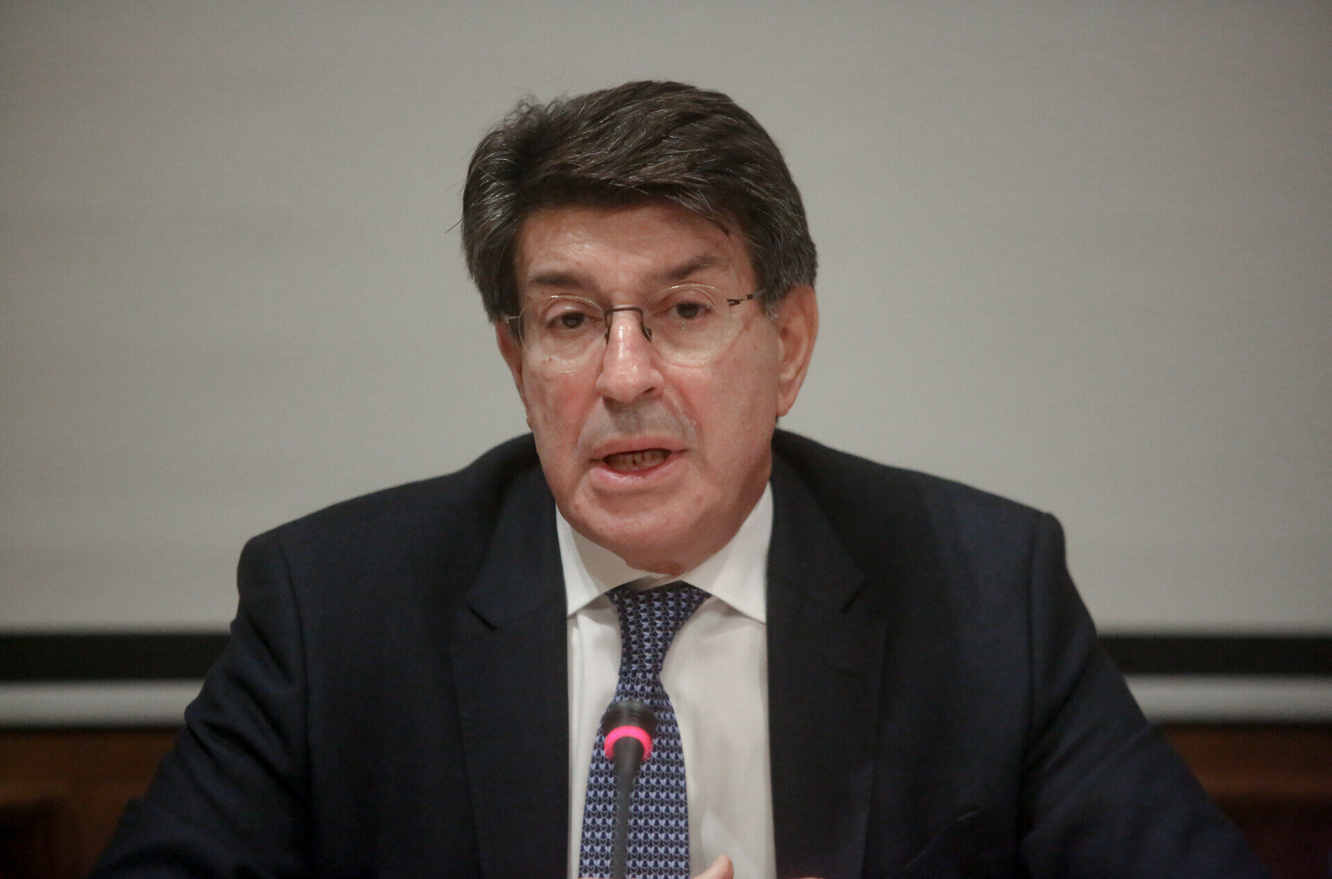 Η στρατηγική Φέσσα για την Apple και τη Xiaomi στην Ελλάδα