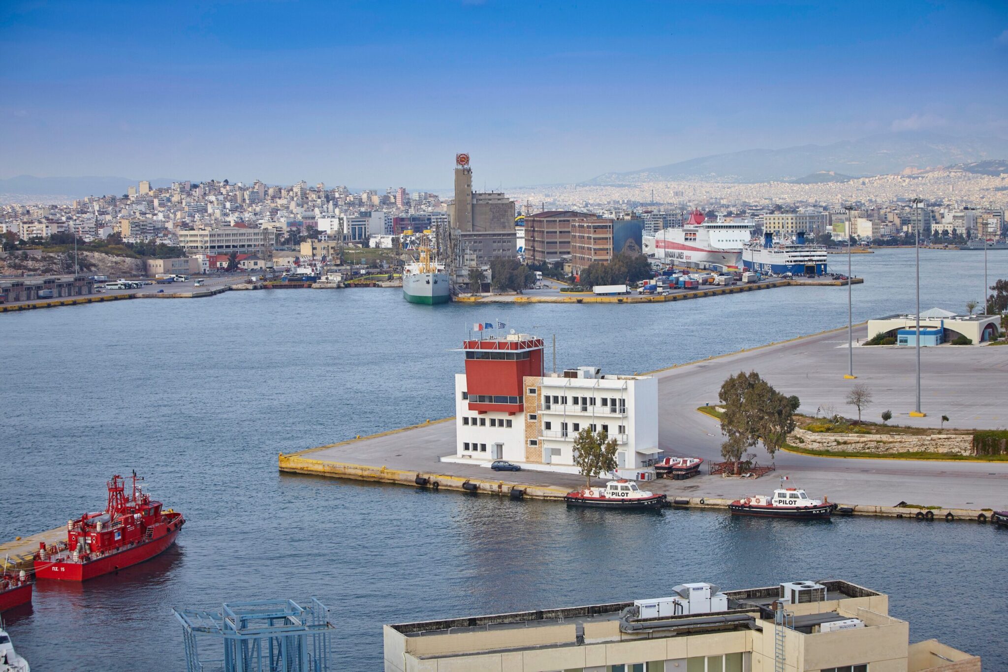 ΟΛΠ: Νέα θυγατρική στα logistics, ενώ το ΕΒΕΠ ζητά όρια στην καθετοποίηση