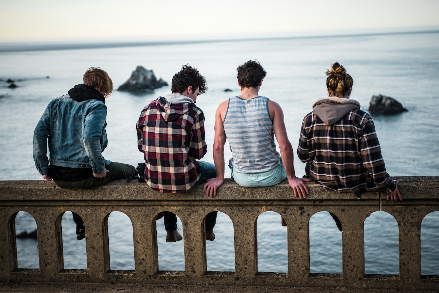 Gen Z, η περιφρούρηση της προσοχή της και η επιστροφή στις αληθινές ανθρώπινες σχέσεις
