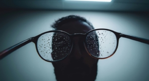 Τα smart glasses θέλουν να γίνουν το επόμενο smartphone αλλά υπάρχει ένα πρόβλημα