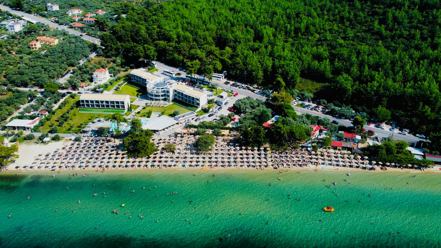 Ξενοδόχοι κατά νέων τελών στους δήμους: Φόβοι για νέο κύμα επιβαρύνσεων στον τουρισμό