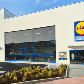 Lidl: Το πλάνο της για να εδραιώσει τη δεύτερη θέση στην αγορά των σούπερ μάρκετ