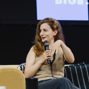 BACKSTAGE QUESTIONS – THE BIG P. (PICTURE) 2026 – Μαρία Αρναουτάκη