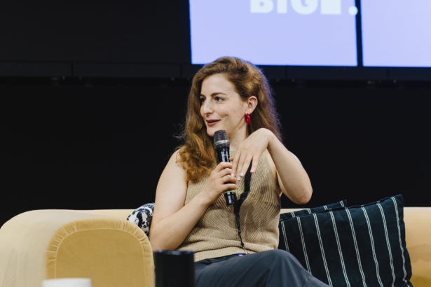 BACKSTAGE QUESTIONS – THE BIG P. (PICTURE) 2026 – Μαρία Αρναουτάκη