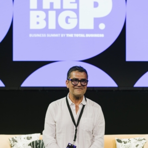 BACKSTAGE QUESTIONS – THE BIG P. (PICTURE) 2026 -Νίκος Κουμέττης