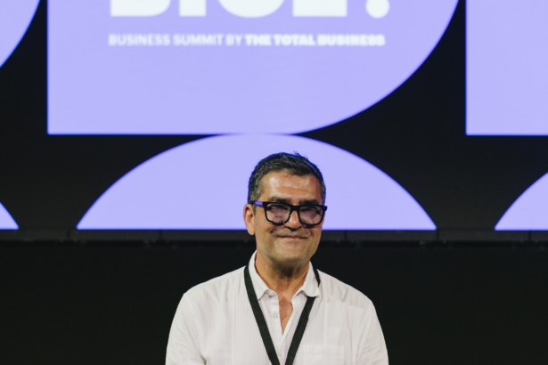 BACKSTAGE QUESTIONS – THE BIG P. (PICTURE) 2026 -Νίκος Κουμέττης