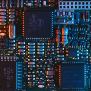 Η AMD περνά για πρώτη φορά το 1 τρισ. δολάρια σε κεφαλαιοποίηση