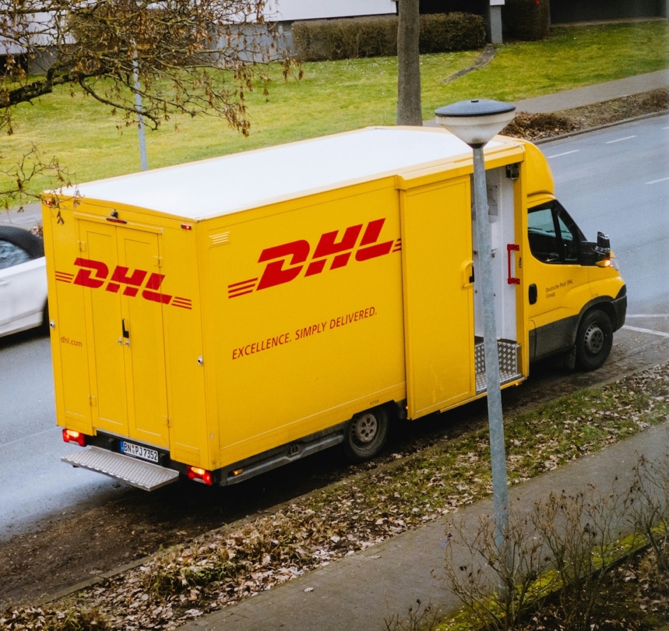 Ήξερες ότι πίσω από το όνομα DHL βρίσκονται τα αρχικά τριών φίλων και μια ιδέα που άλλαξε τις μεταφορές