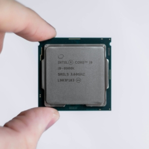 Intel: Έσοδα 16,5 δισ. δολαρίων και κάπως αδύναμες προβλέψεις
