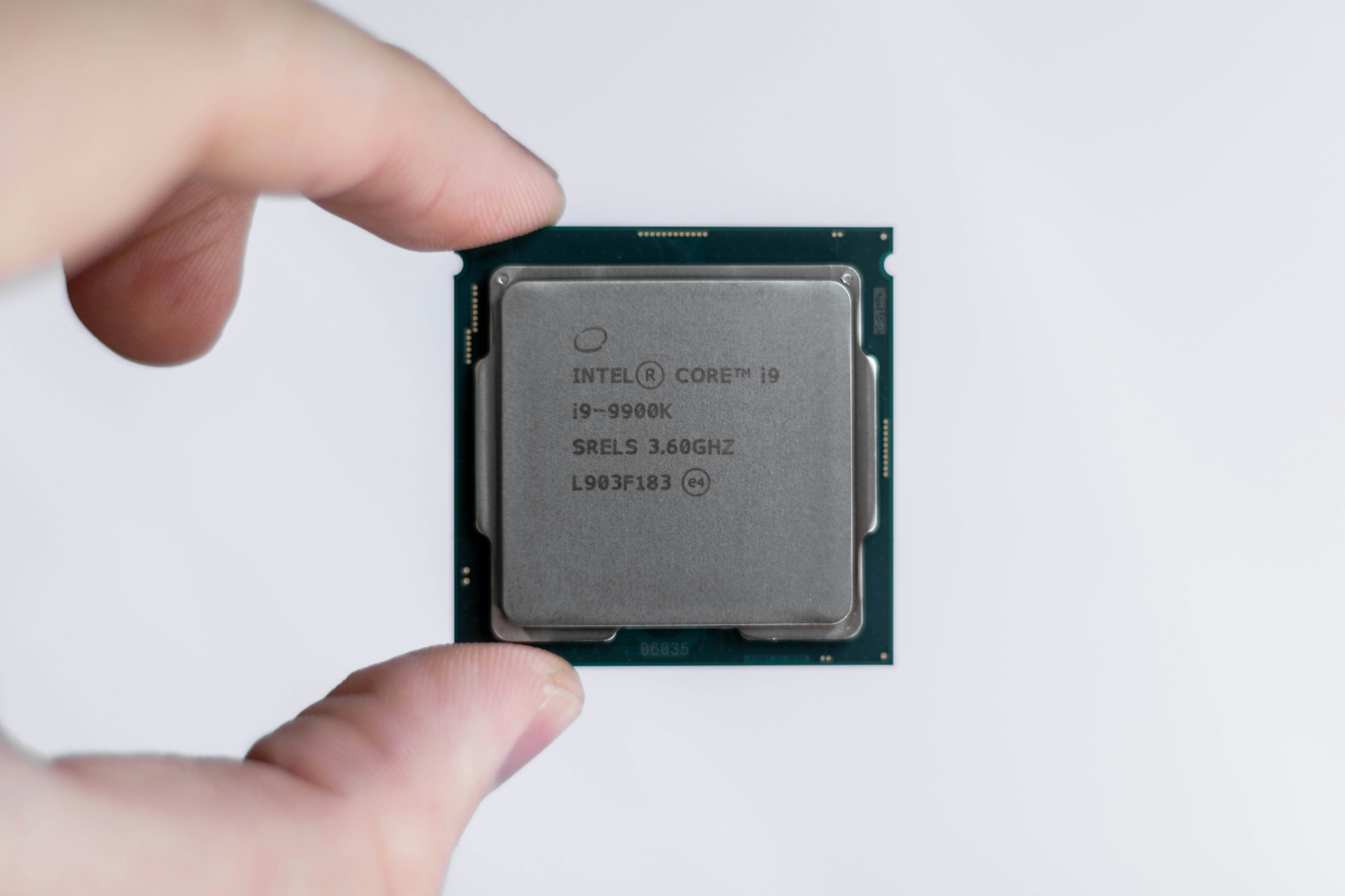 Intel: Έσοδα 16,5 δισ. δολαρίων και κάπως αδύναμες προβλέψεις