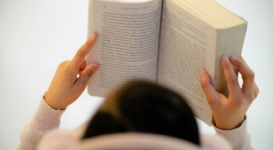 Silent Book Clubs- και μαζί και μόνος