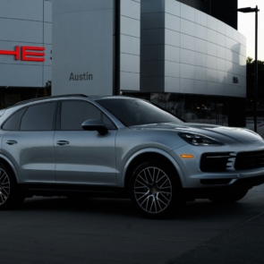 Η κυριαρχία των SUV στην αυτοκινητοβιομηχανία ξαναγράφει τους κανόνες και στα supercars