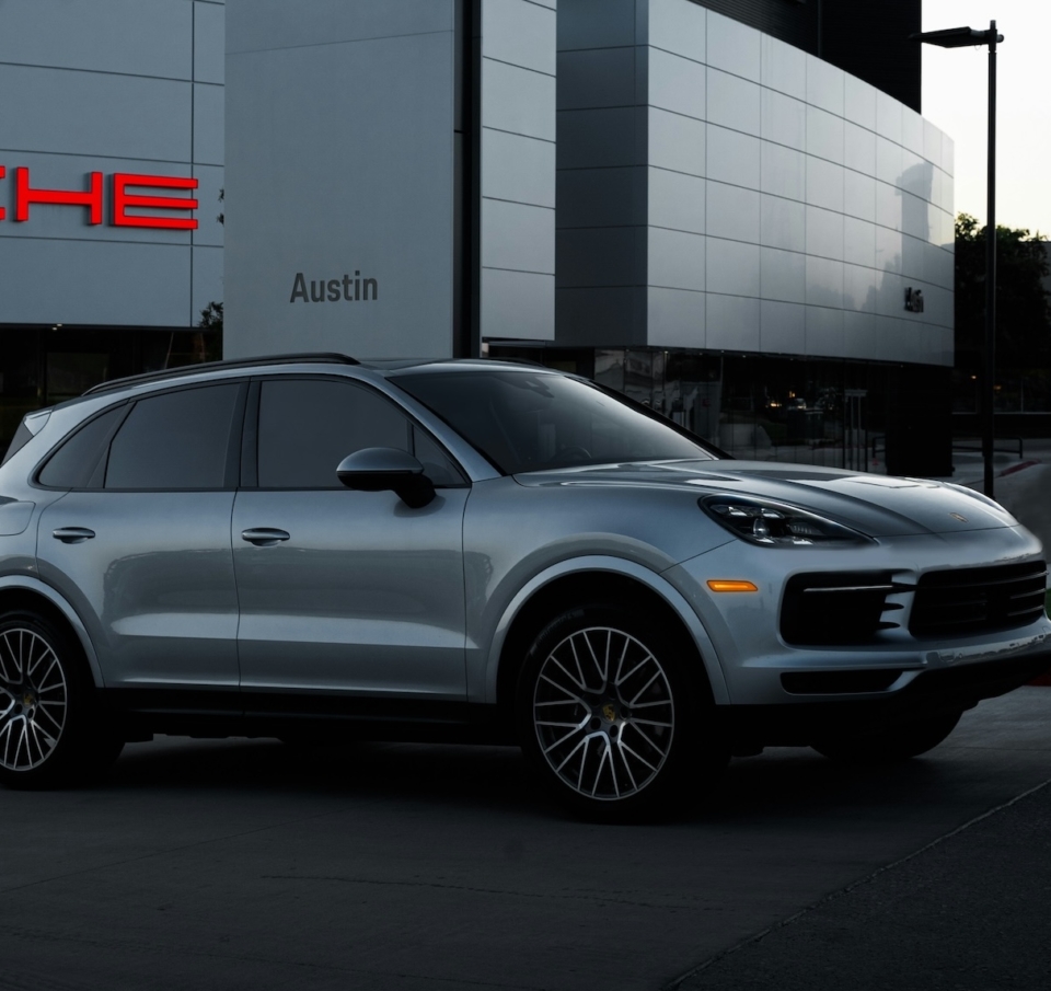 Η κυριαρχία των SUV στην αυτοκινητοβιομηχανία ξαναγράφει τους κανόνες και στα supercars