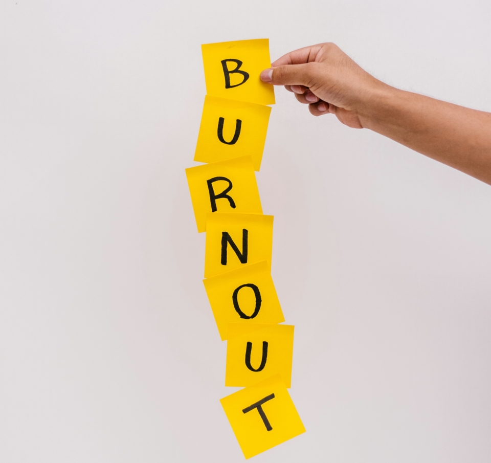 The Burnout Business Hierarchy: Δεν “καίγονται” όλοι με τον ίδιο τρόπο