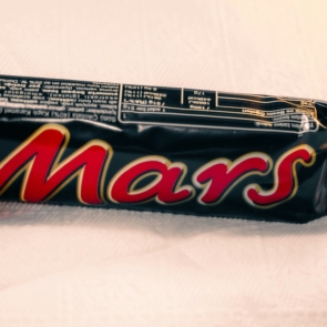 Ήξερες ότι η σοκολάτα Mars γεννήθηκε από μια οικογενειακή εξορία και το όνομά της δεν έχει καμία σχέση με τον πλανήτη Άρη