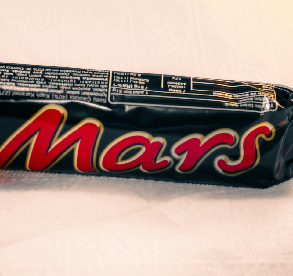 Ήξερες ότι η σοκολάτα Mars γεννήθηκε από μια οικογενειακή εξορία και το όνομά της δεν έχει καμία σχέση με τον πλανήτη Άρη