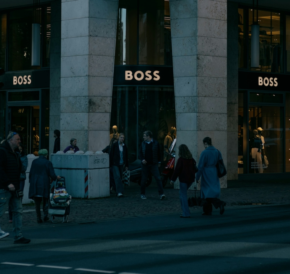 Hugo Boss: Από την εποχή των yuppies στο κατώφλι της βρετανικής Frasers