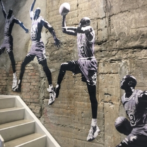 Από τον Michael Jordan στον Mbappé, αποδίδουν ακόμη οι μεγάλες συμφωνίες αθλητών με brands;