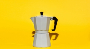 Moka Express: Η design καφετιέρα που δεν χρειάστηκε ποτέ πρίζα ή update
