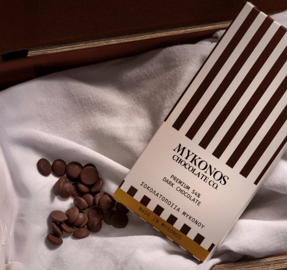 Mykonos Chocolate Co.: Το στοίχημα του 1 εκατ. ευρώ που θέλει να εξάγει τη Μύκονο σε μία πλάκα σοκολάτας