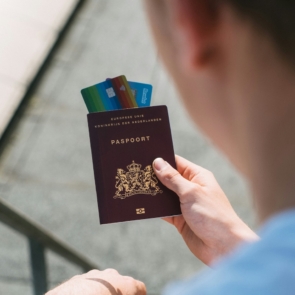 Revolut, η εκρηκτική ανάπτυξη, τα 200 δισ. δολάρια και τα διαβατήρια που πήγαν σε απατεώνες
