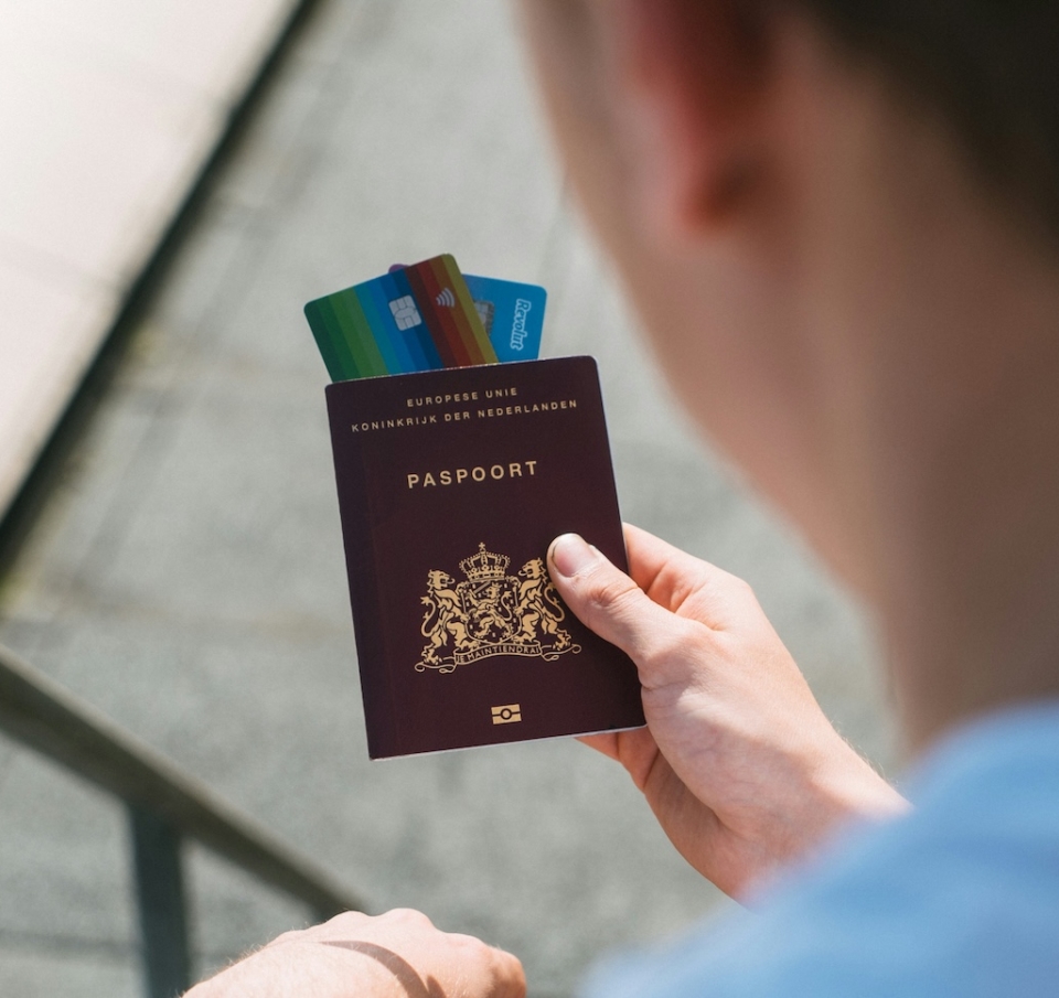 Revolut, η εκρηκτική ανάπτυξη, τα 200 δισ. δολάρια και τα διαβατήρια που πήγαν σε απατεώνες