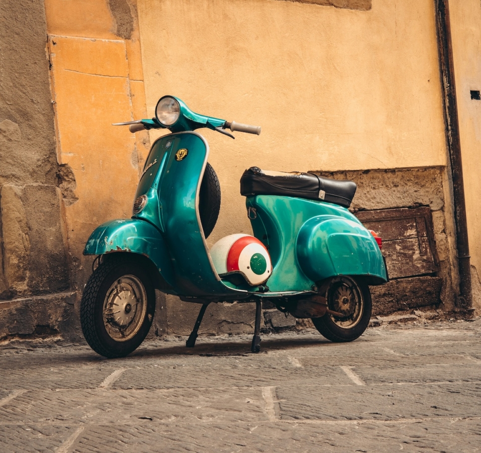 Ήξερες ότι η Vespa σχεδιάστηκε από αεροναυπηγό που μισούσε τις μοτοσυκλέτες