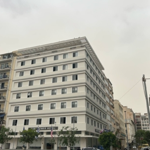 Ο Πειραιάς αποκτά ξενοδοχεία. Πώς θα κρατήσει τον επισκέπτη;