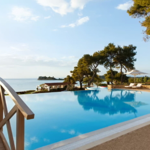 Sani/Ikos: Πρώτα κέρδη μετά το 2019 και επενδύσεις 355,8 εκατ. ευρώ